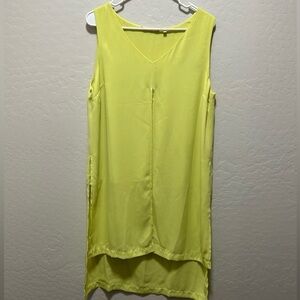 Soft surrounding hi lo split front top